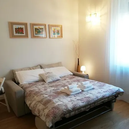 Luna Apartment